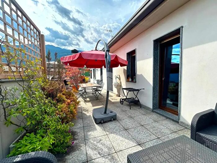 Appartamento quadrilocale in vendita in Via Bosatta, Sondrio