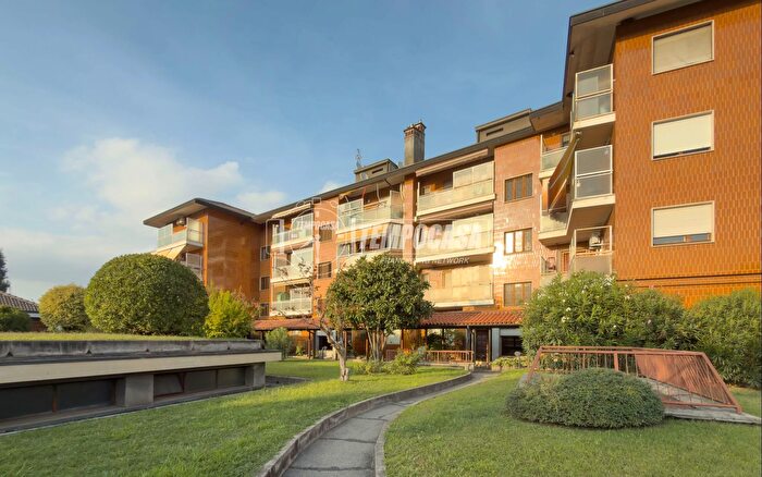 Appartamento trilocale in vendita in Piazza Cavour, La Loggia