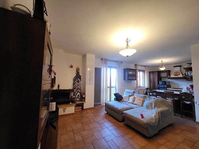 Appartamento con 6 locali in vendita in Sovicille