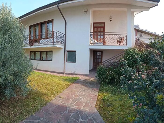 Casa con 5 locali in vendita in Via Terza Armata, Gorizia
