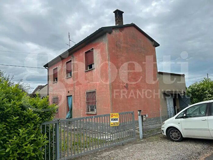 Casa quadrilocale in vendita in Via Sinistra Naviglio, Cotignola
