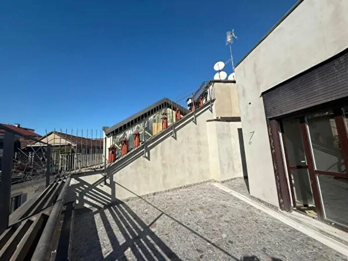 Appartamento con 5 locali in affitto in Via Giacomo Leopardi, Milano