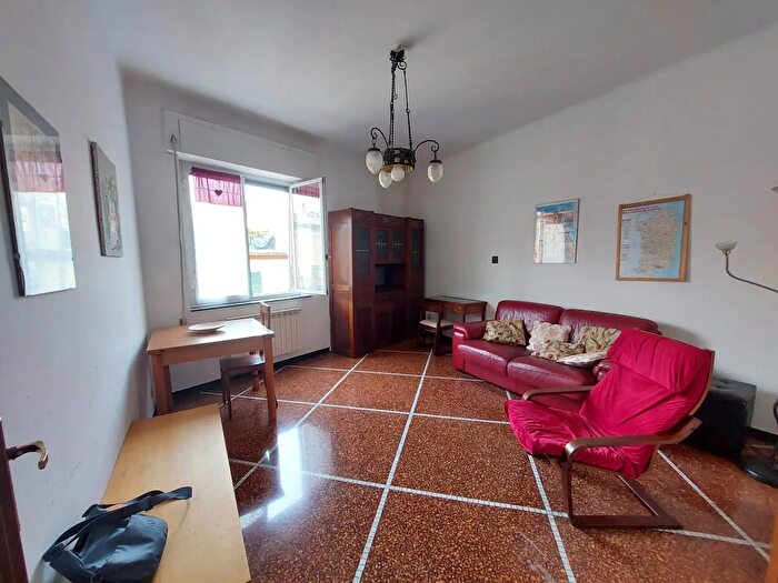 Appartamento trilocale in vendita in Passo della Zebra, Genova