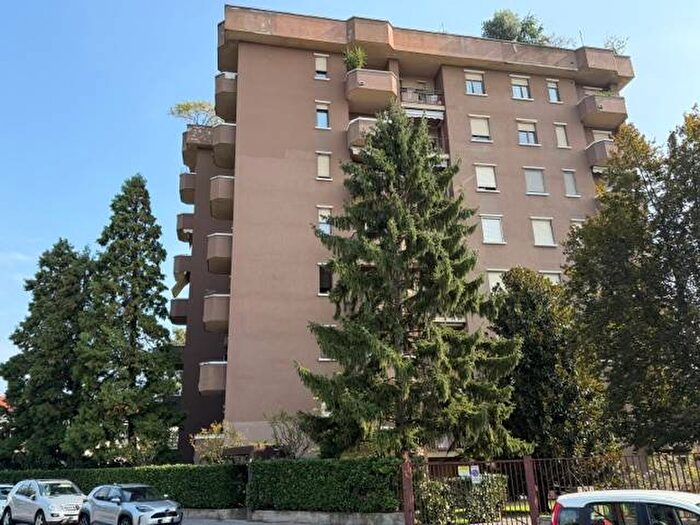 Appartamento quadrilocale in vendita in Via Bruno Sangalli, Regina Pacis Borsa, Monza