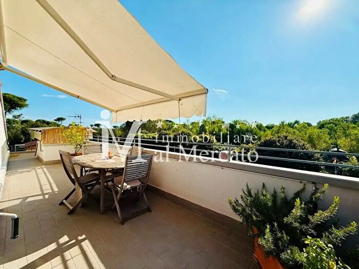 Appartamento bilocale in vendita in C Colombo, Viareggio