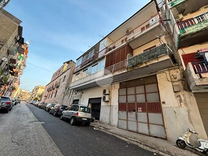 Appartamento bilocale in vendita in Via Ignazio Falconieri, Napoli