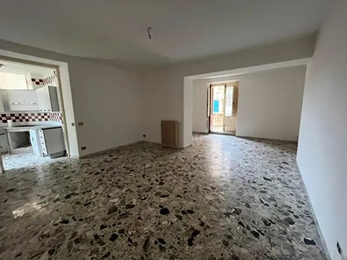 Appartamento quadrilocale in affitto in Via Milano, Catanzaro