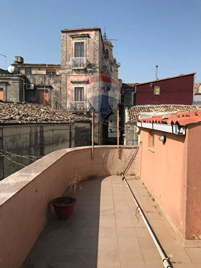 Casa con 6 locali in vendita in Via Pietro Messina, Palazzolo Acreide