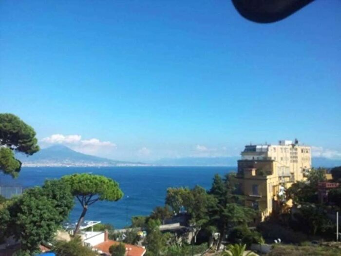 Appartamento con 6 locali in vendita in Napoli, Napoli