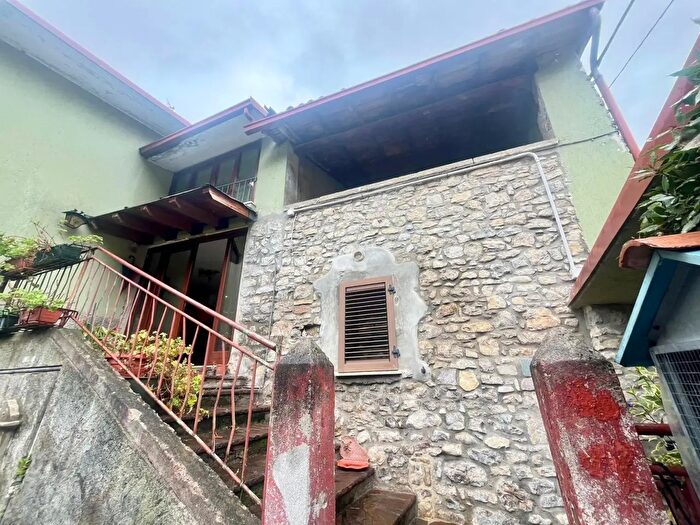 Appartamento trilocale in vendita in Via Santa Maria, Adrara San Rocco