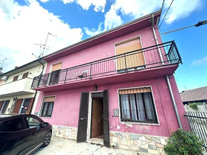 Casa trilocale in vendita in Via Castello, Gerenzago