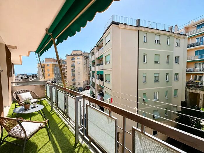 Appartamento quadrilocale in vendita in Via Carlo Bonanni, Genova