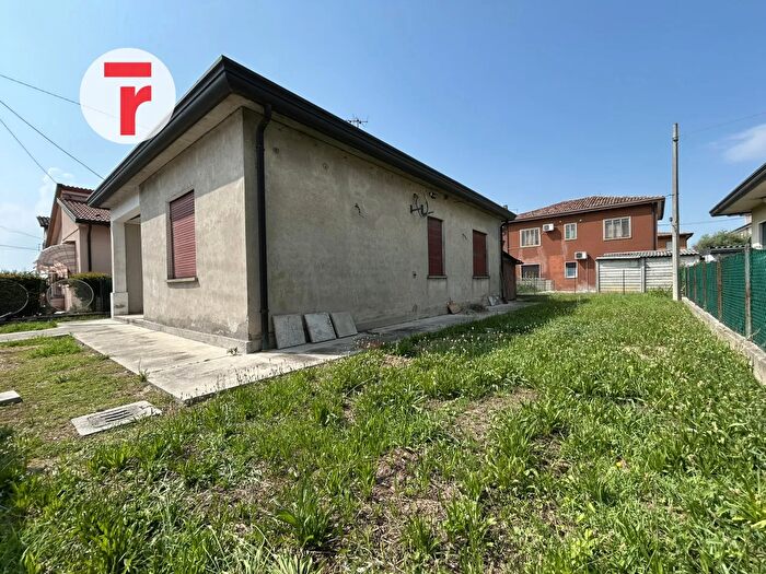 Casa trilocale in vendita in Via Mameli, Cadoneghe
