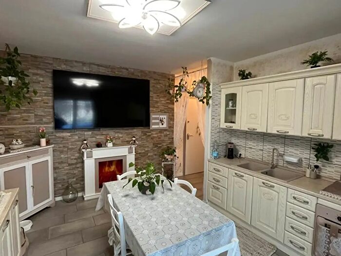 Appartamento con 7 locali in vendita in Via Vittorio Veneto, Reggiolo