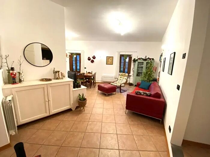 Appartamento trilocale in vendita in Massa E Cozzile