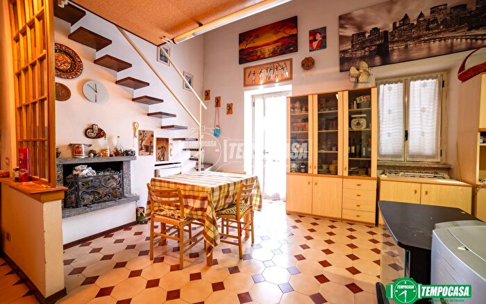 Appartamento bilocale in vendita in Via Monte Grappa, Baveno