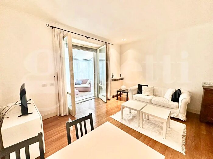Appartamento bilocale in affitto in Via Paolo Frisi, Roma
