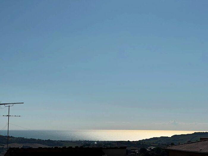 Casa con 10 locali in vendita in Via Graffigna Snc, Fermo