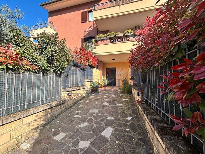 Appartamento trilocale in affitto in Via Casilina, Laghetto, Monte Compatri