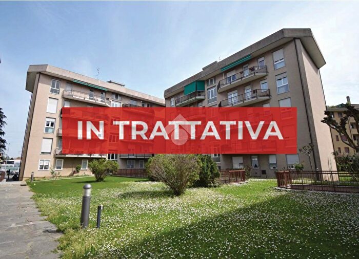 Appartamento trilocale in vendita in Via S Giovanni Bosco, Brugherio