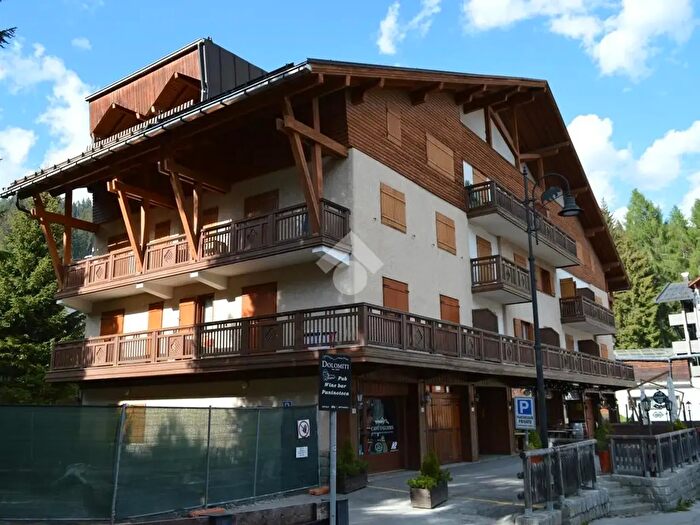 Appartamento trilocale in vendita in Via degli Sfulmini, Pinzolo