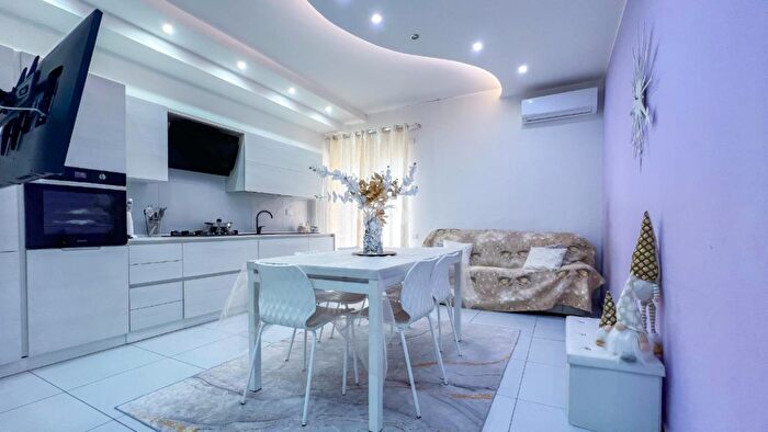 Appartamento trilocale in vendita in Via del Castello, Formia