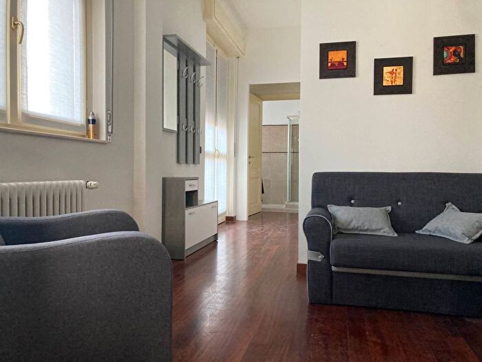 Appartamento bilocale in affitto in Via Alessandro Manzoni, Centro Storico, Monza