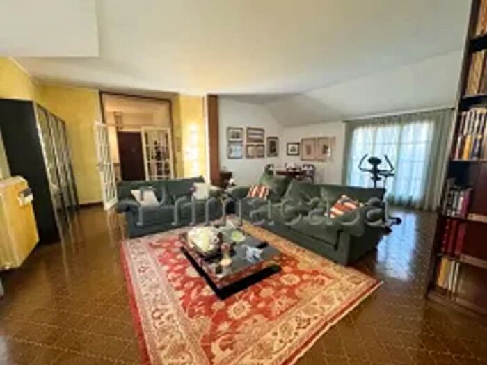 Appartamento quadrilocale in vendita in Piazza Diaz, Asola