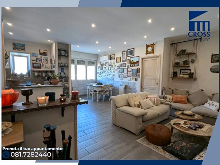 Appartamento quadrilocale in vendita in Via Nerva, Napoli