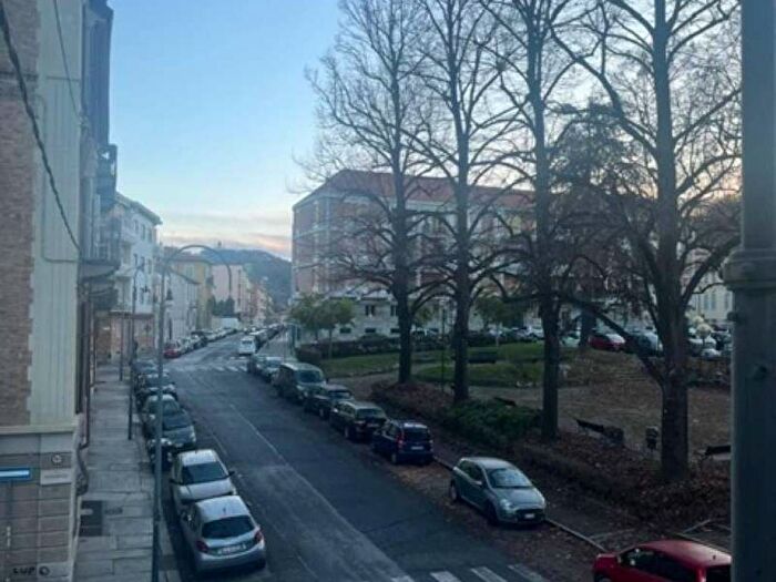 Appartamento trilocale in affitto in piazza Gozzano, Madonna del Pilone, Torino