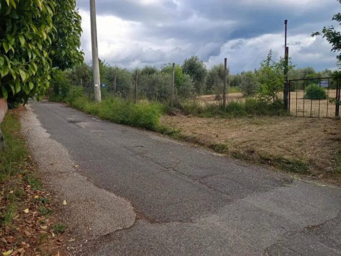 Casa bilocale in vendita in Strada di Colle Massimiano, Palombara Sabina