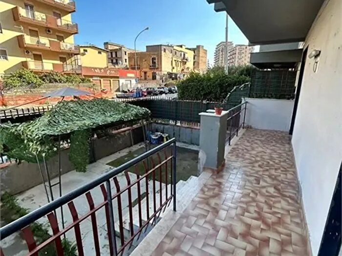 Appartamento quadrilocale in vendita in Via Pianell, Palermo