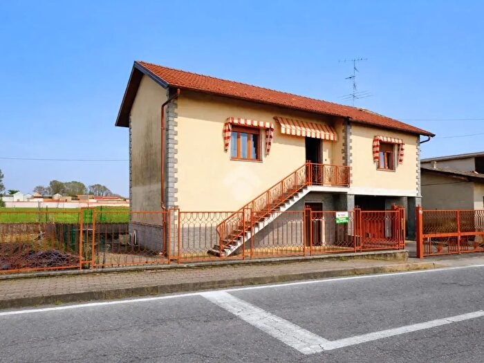 Casa trilocale in vendita in Via Gaudenzio Ferrari, Ghislarengo