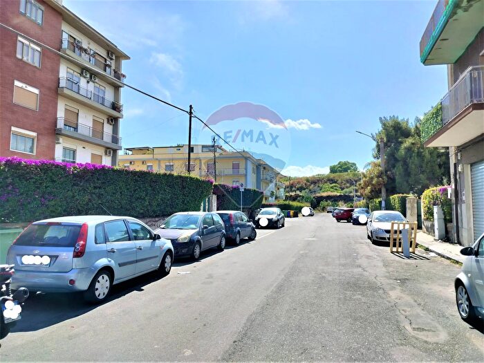 Appartamento con 5 locali in vendita in Via Masaniello, Catania