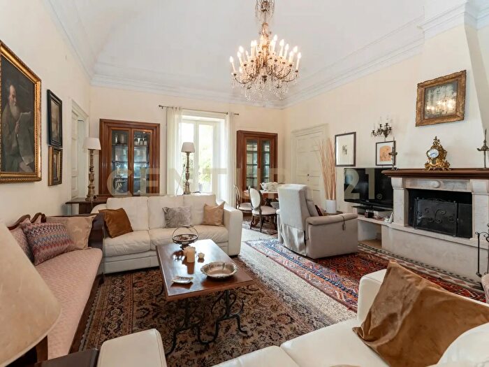 Casa con 6 locali in vendita in Via Pulei, Mascalucia