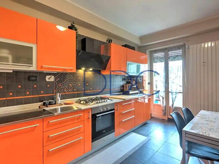 Appartamento quadrilocale in vendita in Via Domodossola, Torino