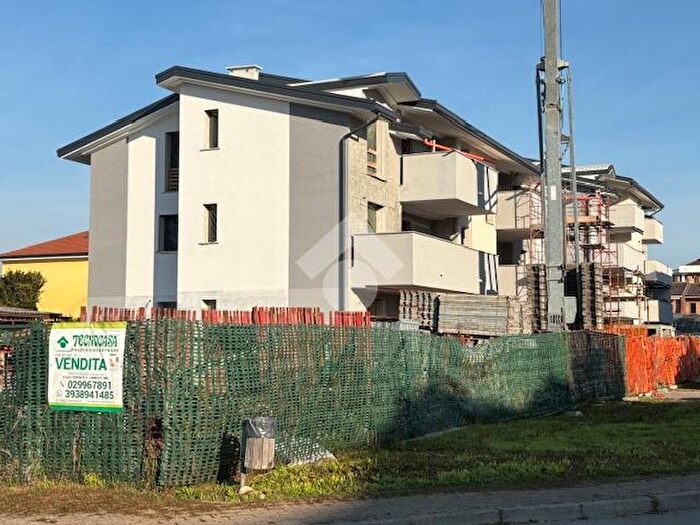 Appartamento trilocale in vendita in Via Caravaggio, Limbiate