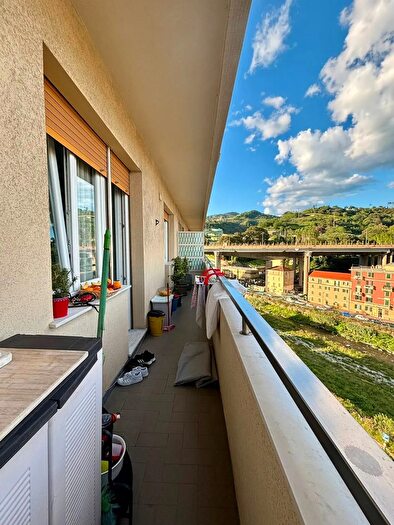 Appartamento con 5 locali in vendita in Via Giovanni Opisso, Genova