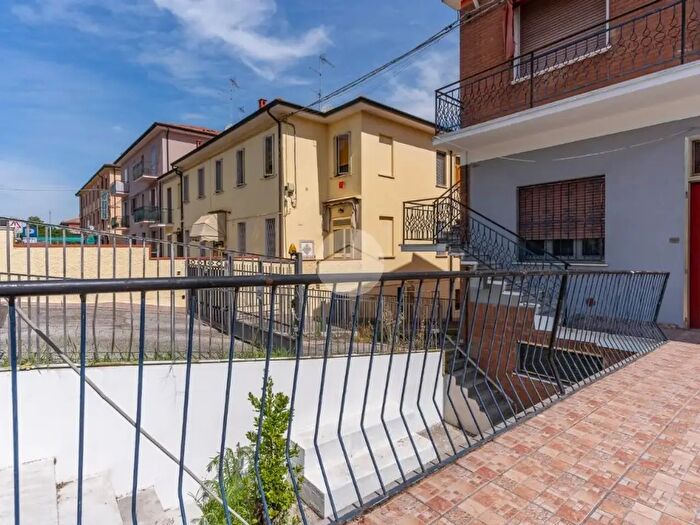 Appartamento trilocale in vendita in Via Arginone, Ferrara