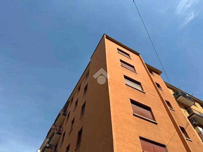 Appartamento trilocale in vendita in Via Ermanno Galeotti, Bologna