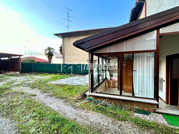 Appartamento bilocale in vendita in Via Bocconi, Monticello Brianza