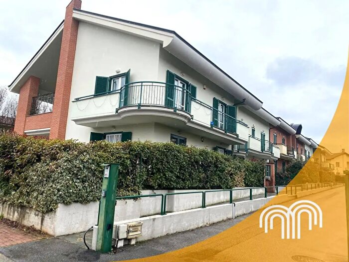 Appartamento con 7 locali in vendita in Via Moncalvo, Chieri