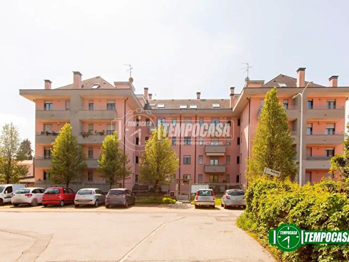 Appartamento trilocale in vendita in Via Siracusa Sx, Busto Arsizio