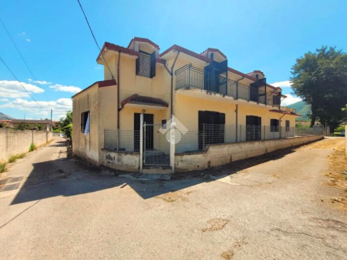 Casa quadrilocale in vendita in Via Sorbo, Airola