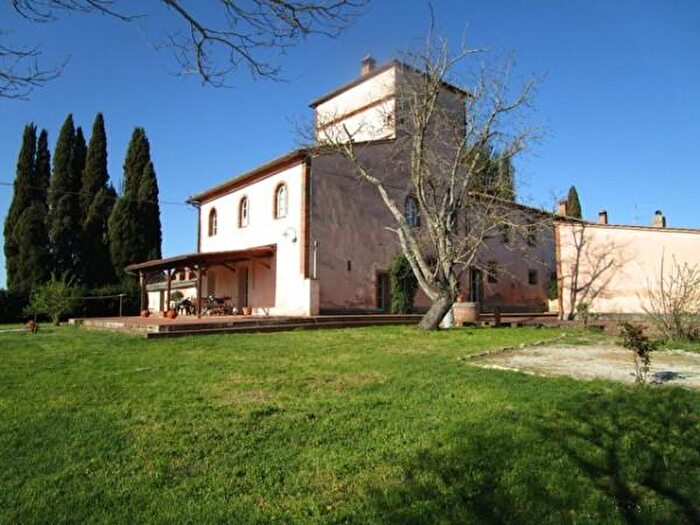 Casa con 6 locali in vendita in Castelnuovo Berardenga