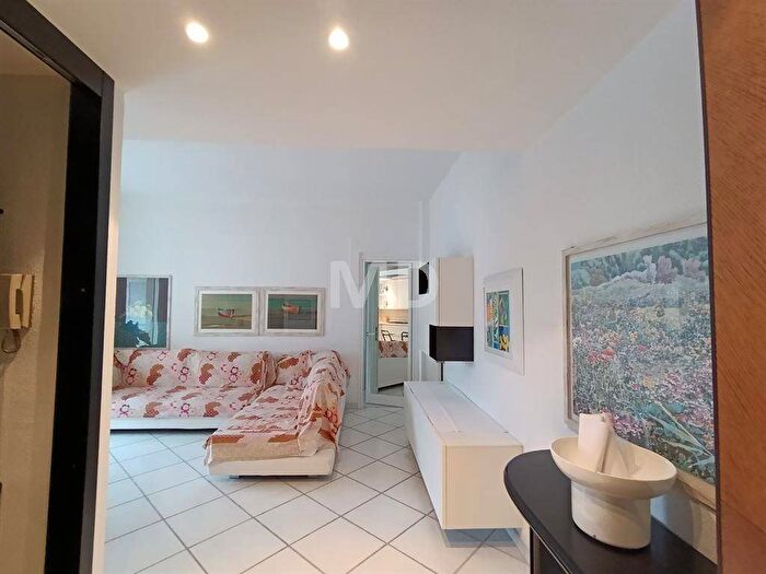 Appartamento trilocale in affitto in Via Aurelia, Centro, Loano