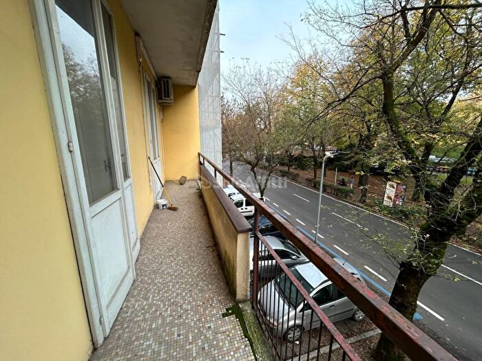 Appartamento con 6 locali in affitto in Viale L A Muratori, Viali, Modena