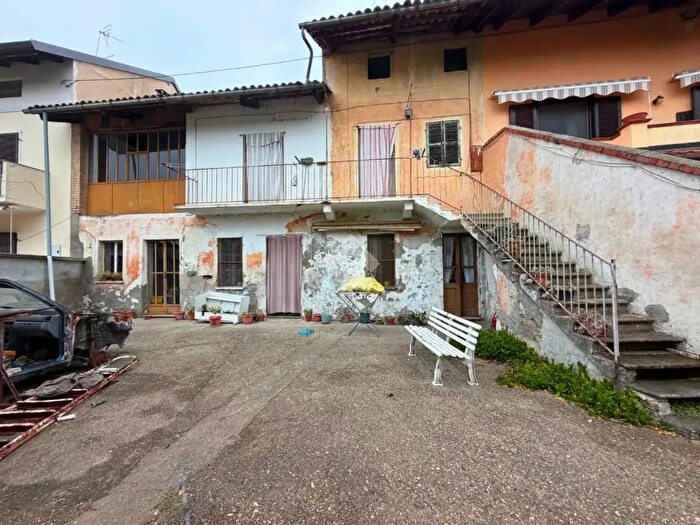 Casa quadrilocale in vendita in Via Mazze', Bianze'