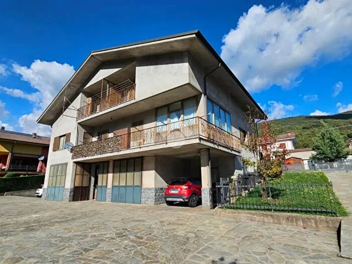 Casa con 11 locali in vendita in Via Sandro Botticelli, Villar Perosa