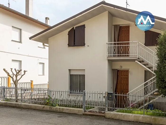 Casa con 7 locali in vendita in Via Cattabrighe, Pesaro